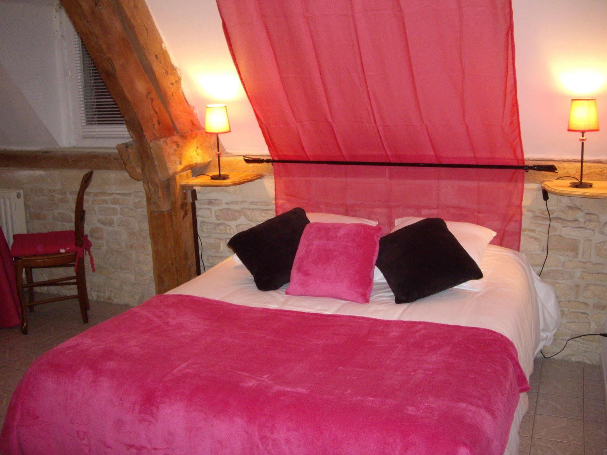 Auberge De La Luzerne Bernières-sur-Mer Εξωτερικό φωτογραφία